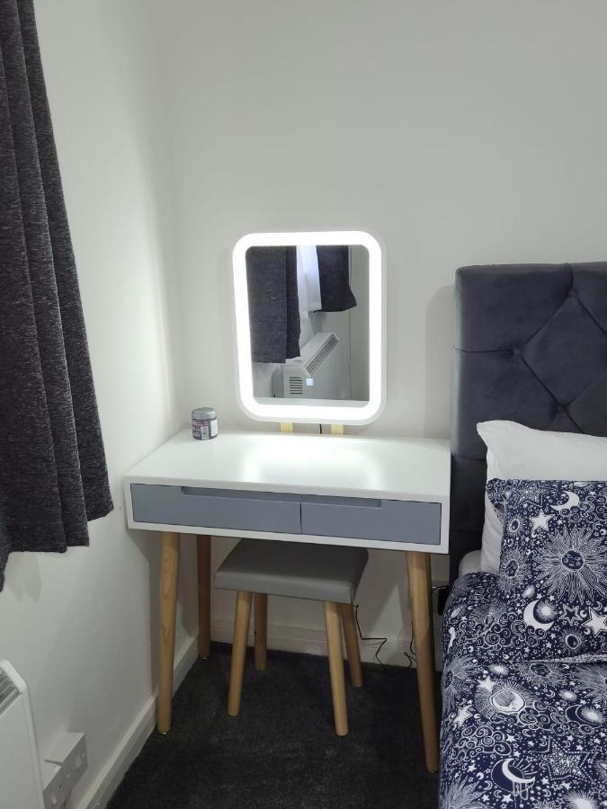 Delight Apartment, Close To Excel, London City Airport & O2! Экстерьер фото