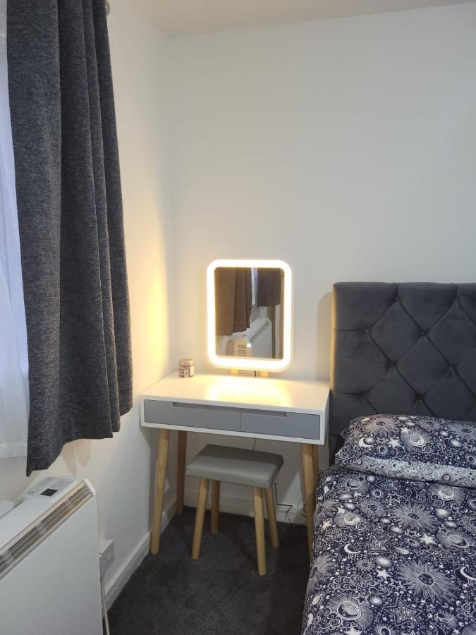 Delight Apartment, Close To Excel, London City Airport & O2! Экстерьер фото
