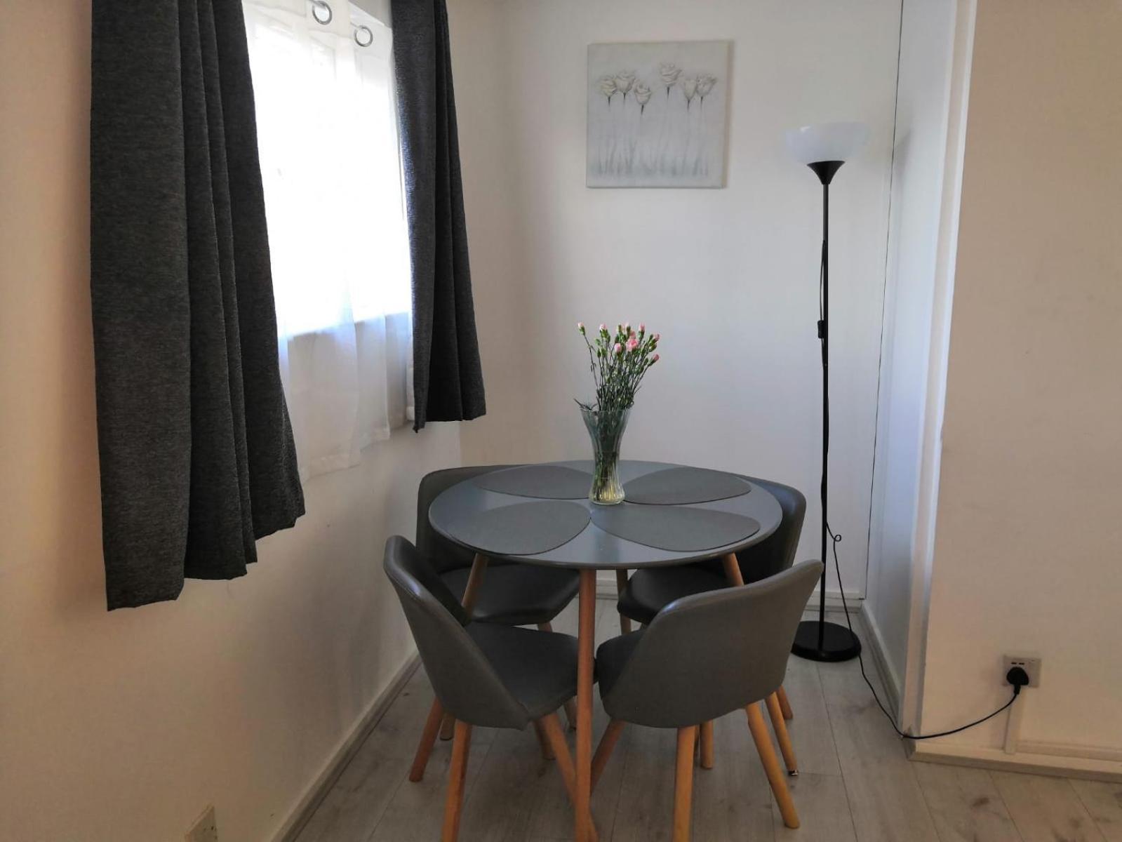 Delight Apartment, Close To Excel, London City Airport & O2! Экстерьер фото